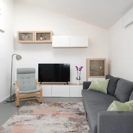 Yuna Rent - Nido Sui Tetti Pescara